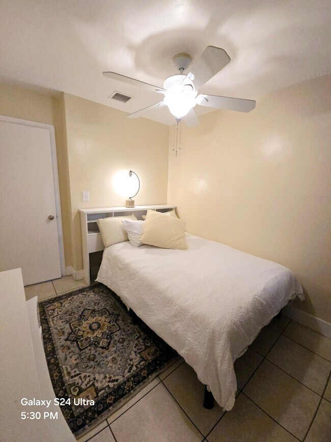 Foto del edificio - 905 SE 15th St