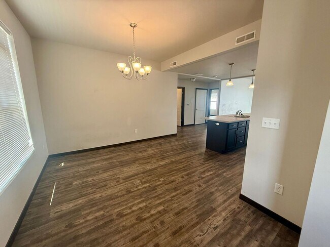 Foto del edificio - 516-518 W Thomas St