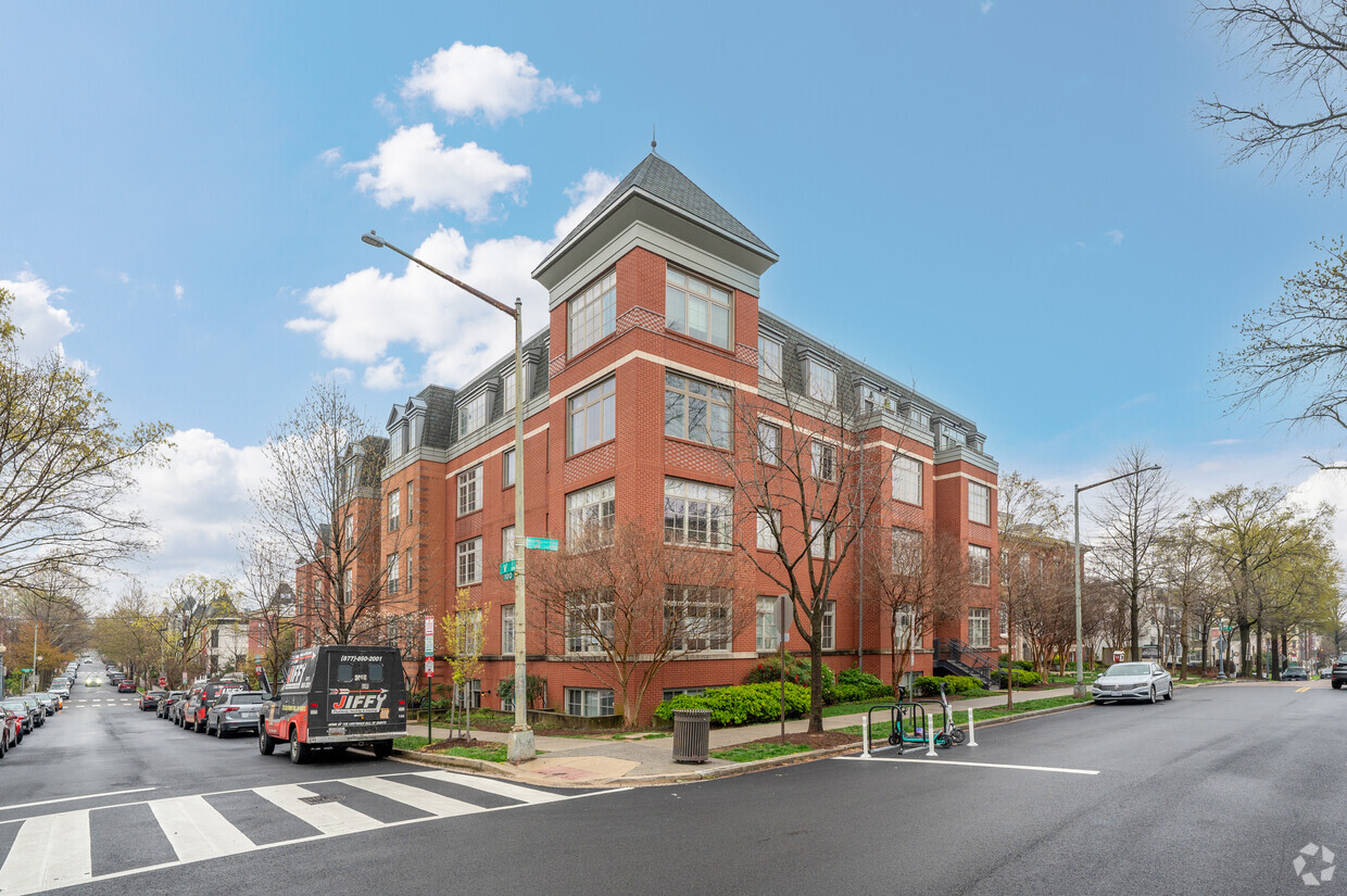 Frente - Parker Flats
