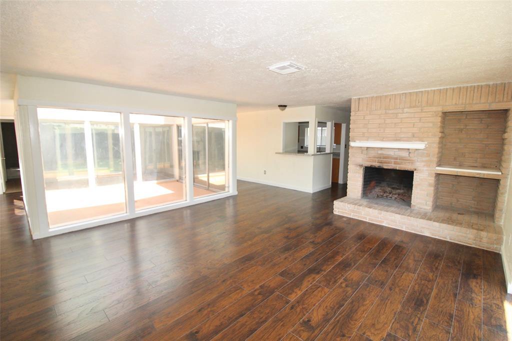 Foto principal - 10402 Gulfstream Ln