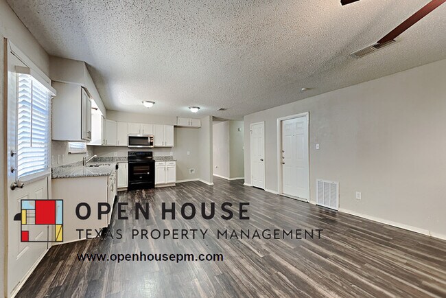 Building Photo - 2033 E Branch Hollow Dr Carrollton