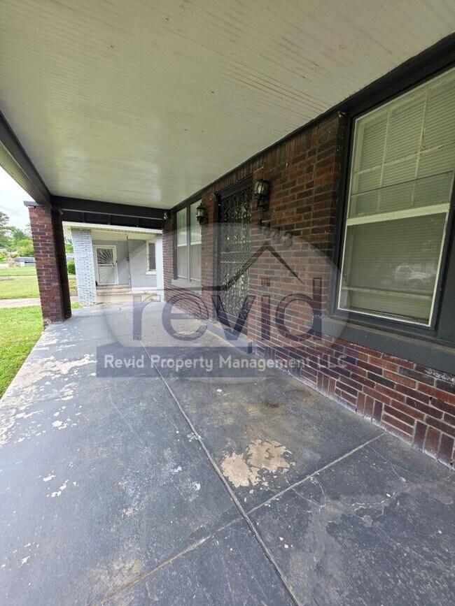 Foto del edificio - 1443 Snowden Ave