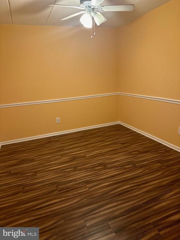 Foto del edificio - 19 Sunbury Ct