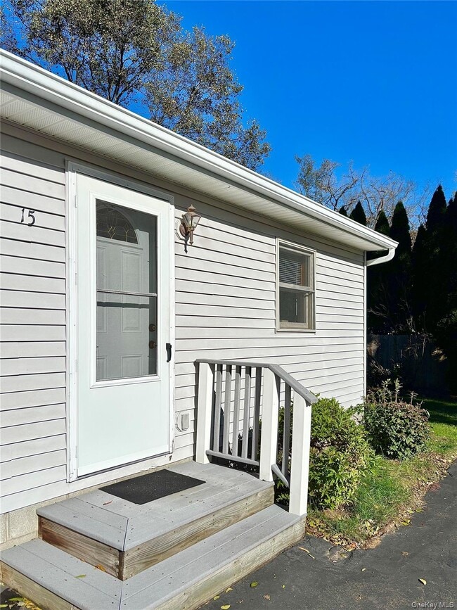 Foto del edificio - 15-15 Wyant Dr