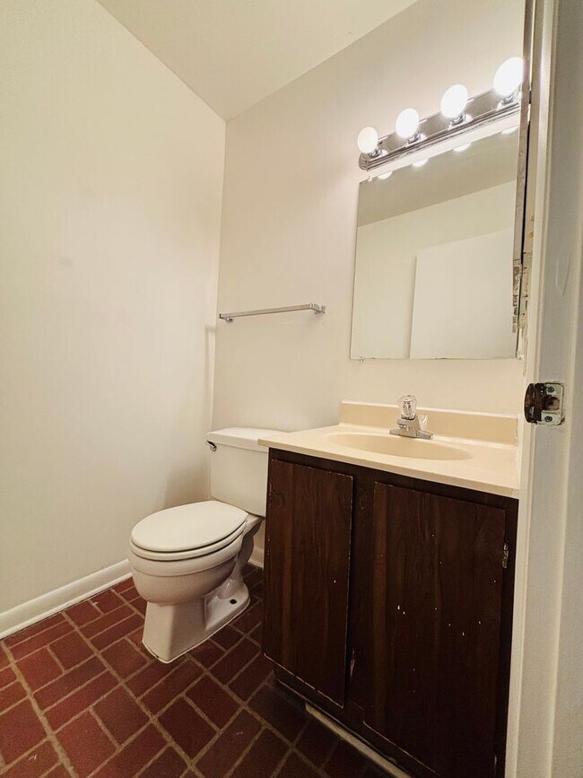Foto del edificio - 3 Bedroom 2.5 Bath Townhouse