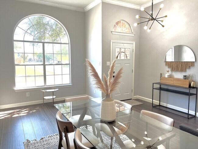 Foto del edificio - 829 Fallkirk Ct
