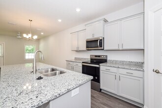 1074 Walker Point Way - SQFT 1153 - 004-photo-kitchen-12802066 - Walker Point