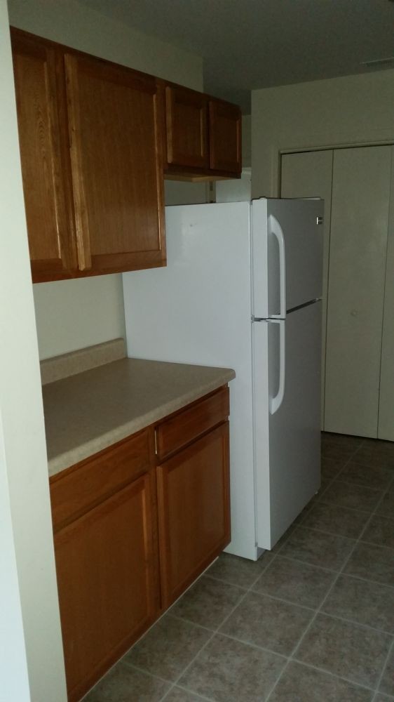 Building Photo - Pettit Apartments - 2 bedroom first floor
