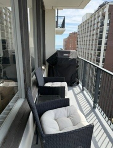 Foto del edificio - 1400 N State Pkwy