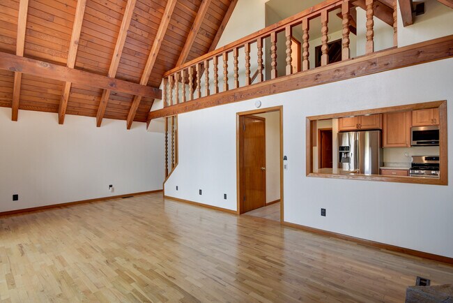 Foto del edificio - Unique 3 Bed 3 Bath Home