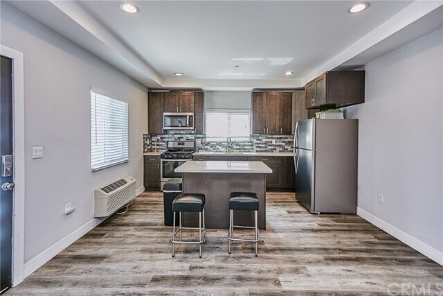 Foto del edificio - 822 E 25th St