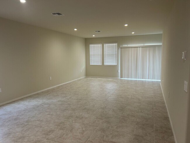 Foto del edificio - Brand New 4 Bedroom Home