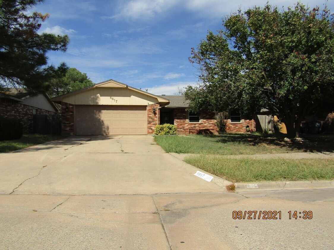 Primary Photo - Great Open Floor Plan Home Located in the ...