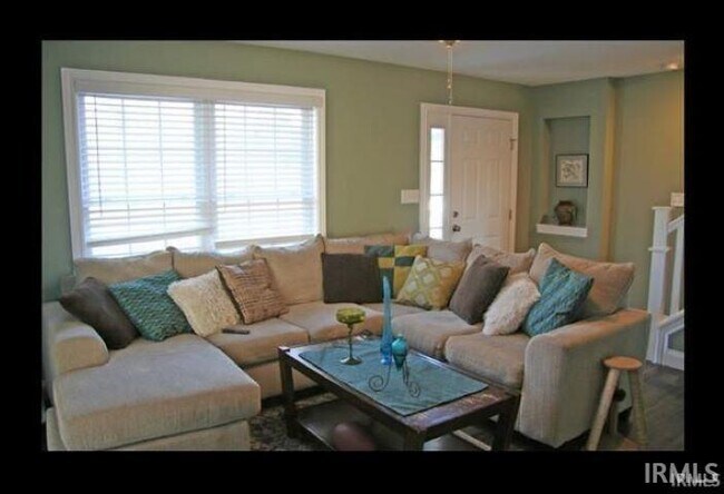 Building Photo - 2282 S Samuel Ln