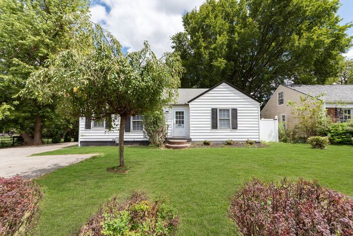 Foto principal - Great Broad Ripple Location With Fenced Ba...