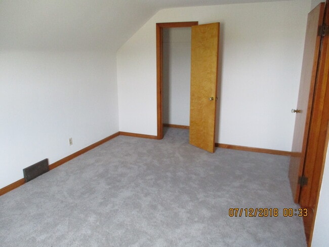 Building Photo - 586 Martin Rd