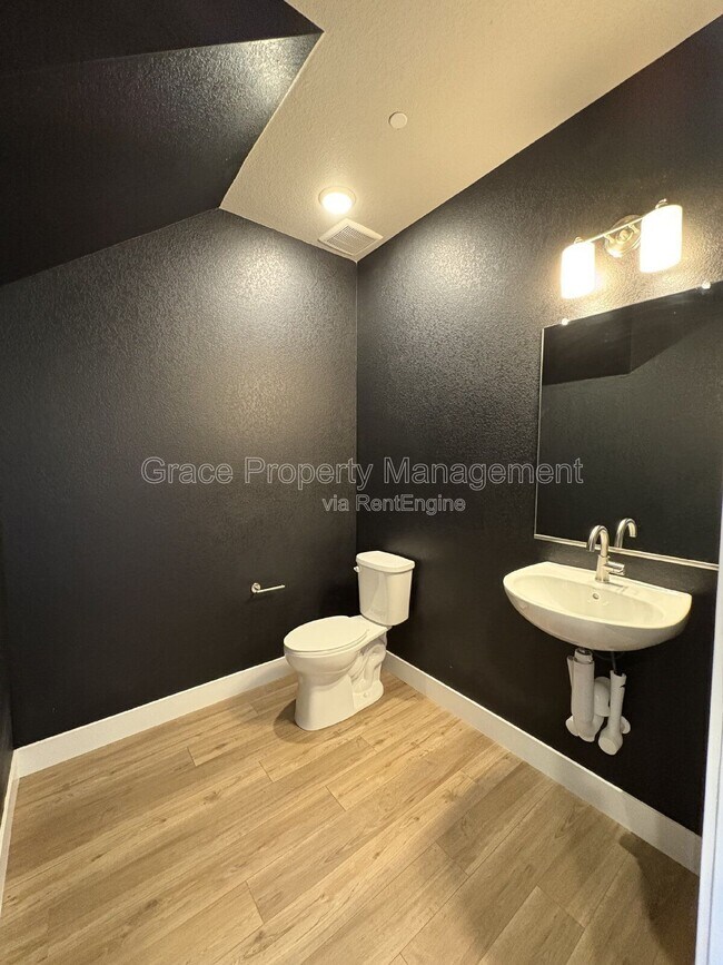 Foto del edificio - 1585 W 68th Ave