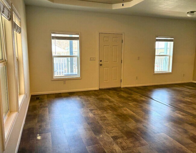 Foto del edificio - 350 Lee Ave