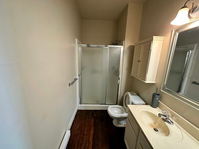 Foto del edificio - 2210 E Grand Ave