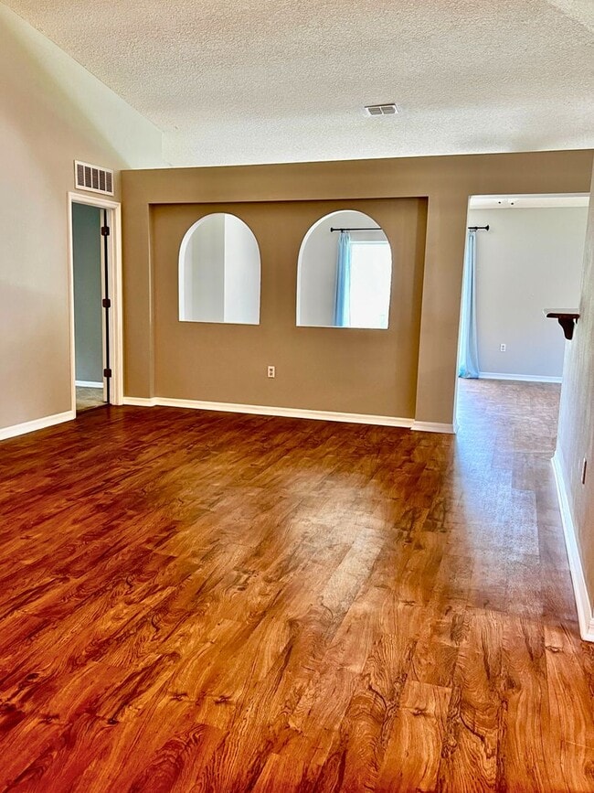 Foto del edificio - 3/2 with flex room & Fenced in yard