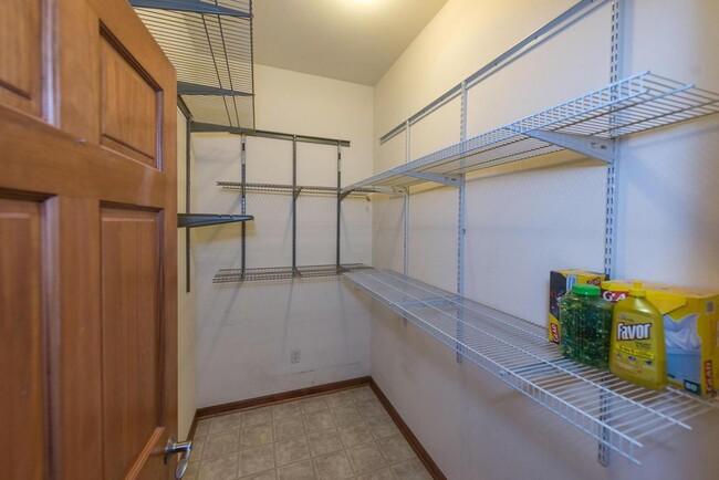 Pantry - 1801 Norhardt Dr