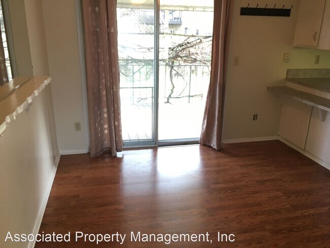 Foto del edificio - 3 br, 1.5 bath House - 23052 SW Main St