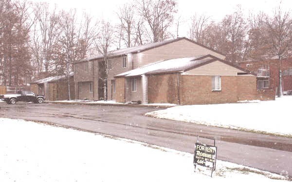 Primary Photo - 882-892 S Spring Rd