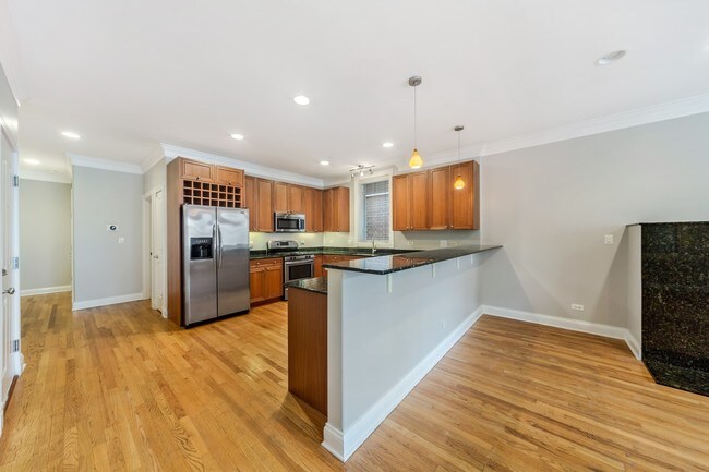 Foto del edificio - 1422 N Mohawk St