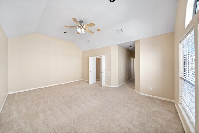 Foto del edificio - 2406 Calumet St