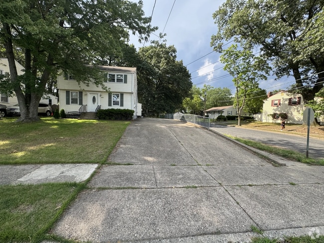Building Photo - 8743 Orchard Ave