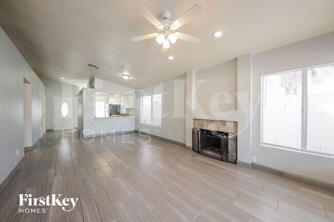 Foto del edificio - 23818 N 38th Ave