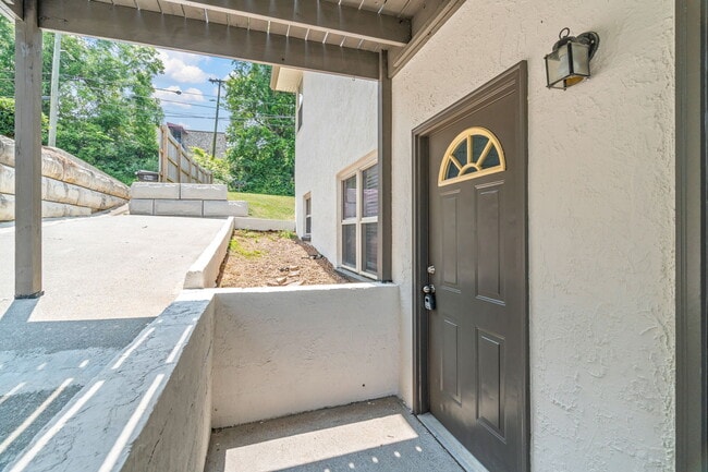 Building Photo - 2751 Jersey Ave
