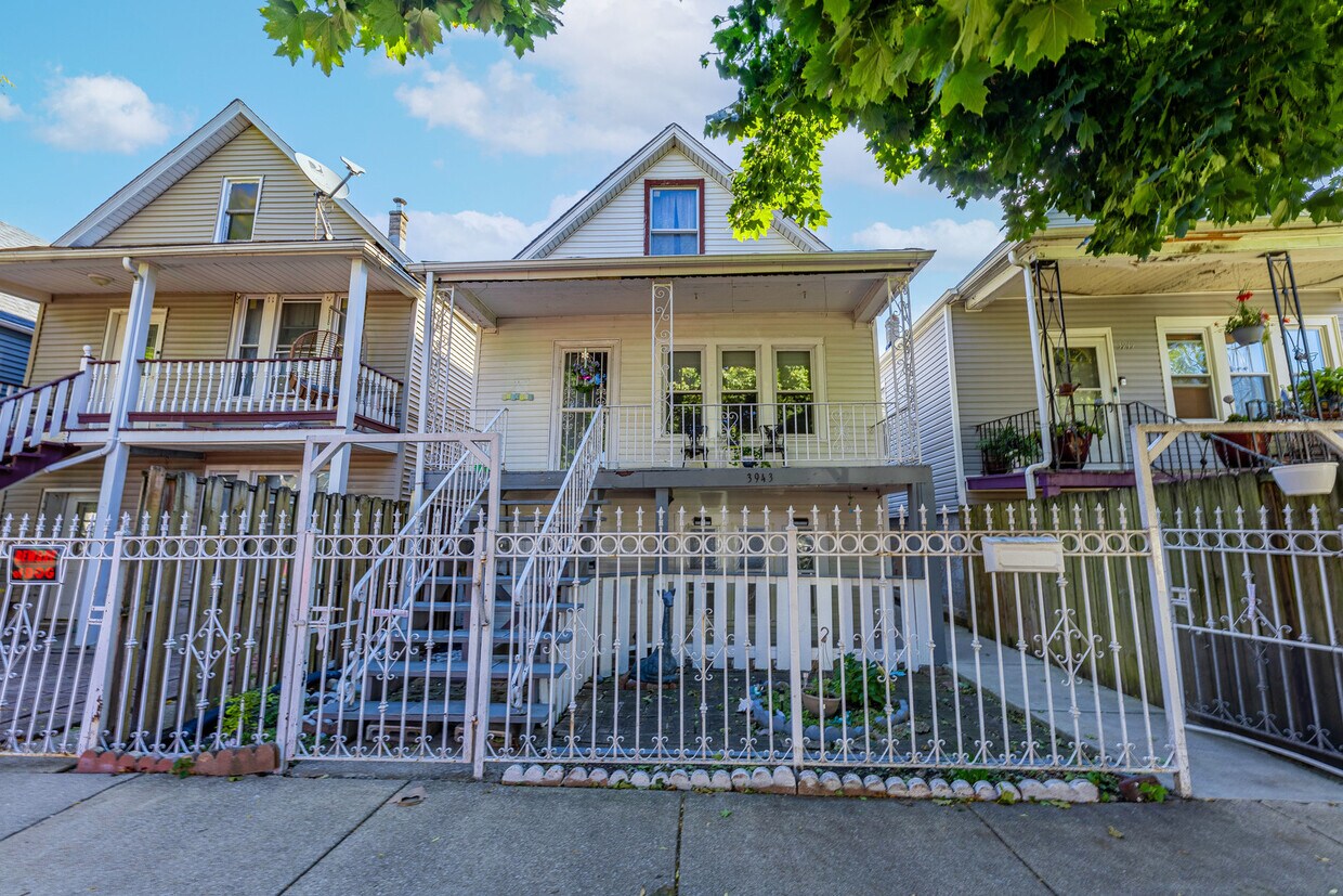 Primary Photo - 3943 S Artesian Ave