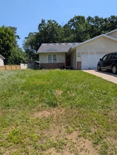 Building Photo - 3350 Bridlewood Dr