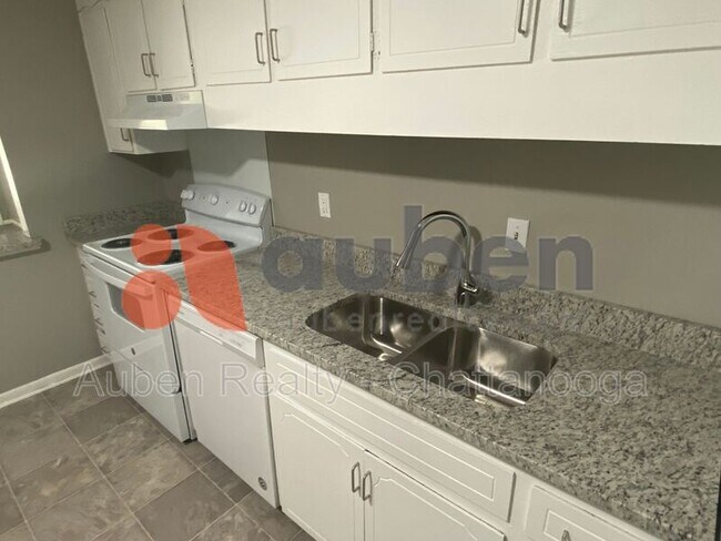 Building Photo - 4071 Teakwood Dr
