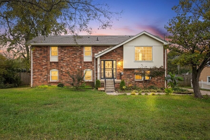 Primary Photo - 2909 Cherry Hills Dr