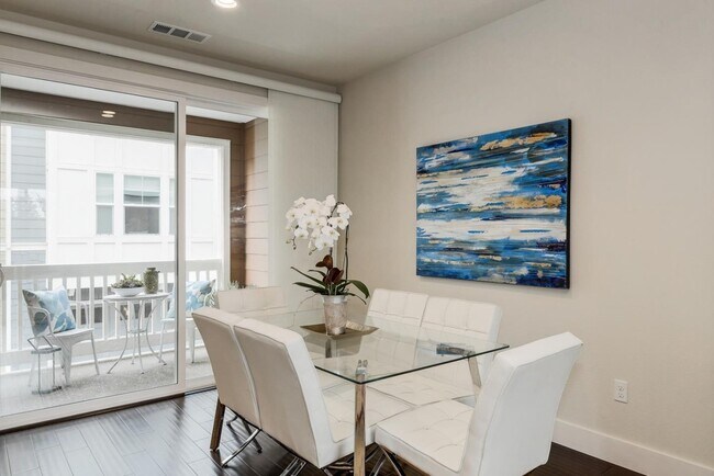 Foto del edificio - 268 Loma Linda Ter