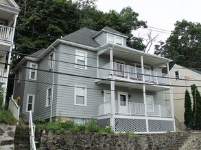 Building Photo - 118-120 Paul Revere Rd
