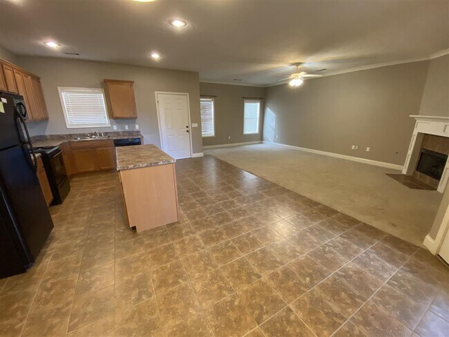 Building Photo - 523 Kate Lofton Dr