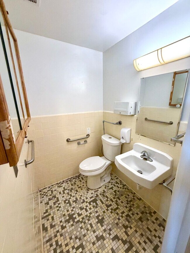 Foto del edificio - Eagle Crest Village Apartments #235: 1bdrm/1bath – All Utilities & Wi-Fi Included!