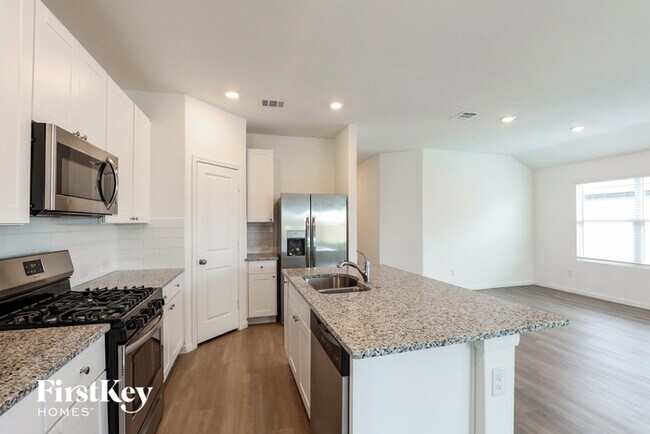 Foto del edificio - 10719 Vinateros Dr