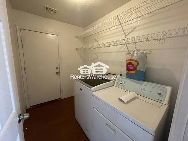 Foto del edificio - 3b 2ba $1850 South Mountain Area!