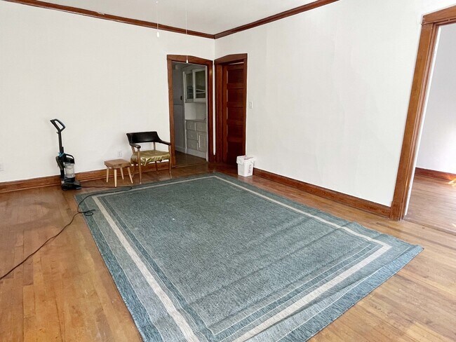 Foto del edificio - 2642 N Springfield Ave