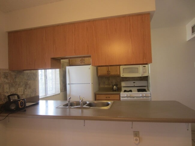Foto del edificio - Clean & Cozy 3 Bed.  2 Bath Home With Big ...