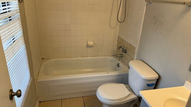 Building Photo - 627 McDowell Rd