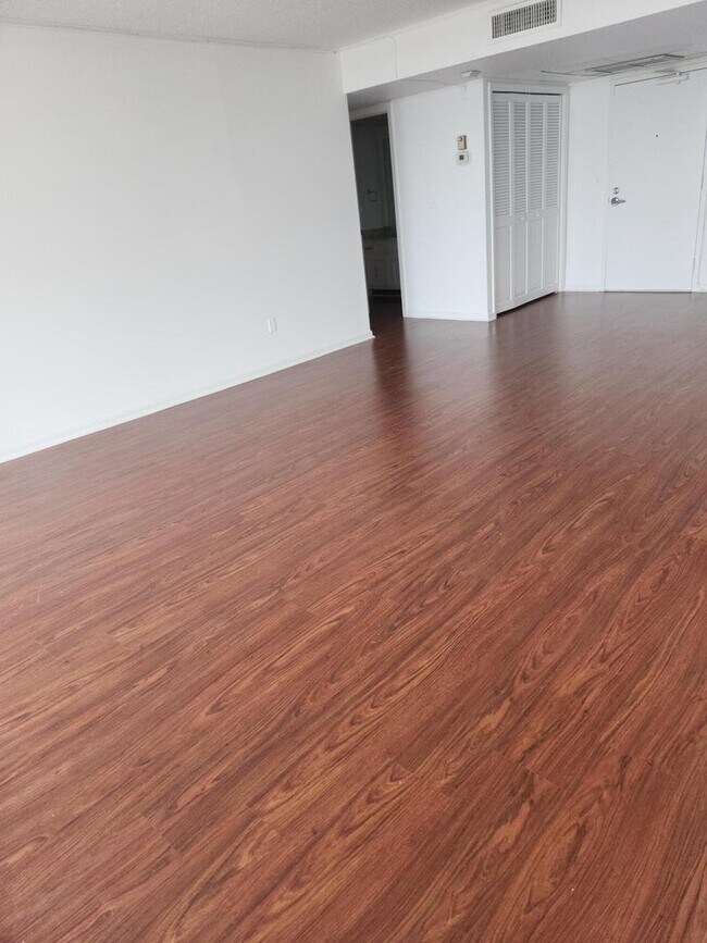 Foto del edificio - 899 Jeffery St