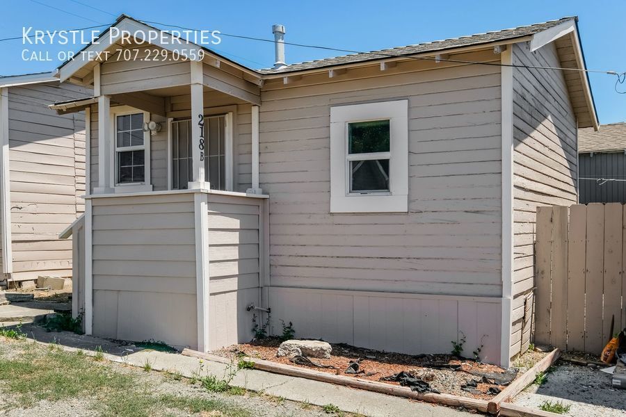 Foto principal - Charming 1-Bedroom Cottage w/ Dedicated Pa...
