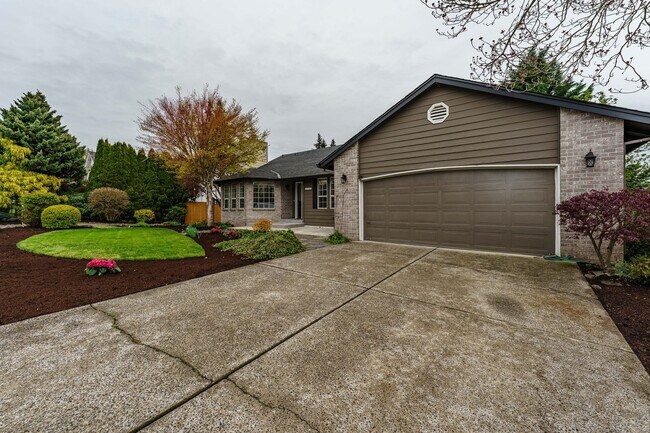 Foto del edificio - Stunning 4-Bedroom 2.5 Bath Home in Maple ...