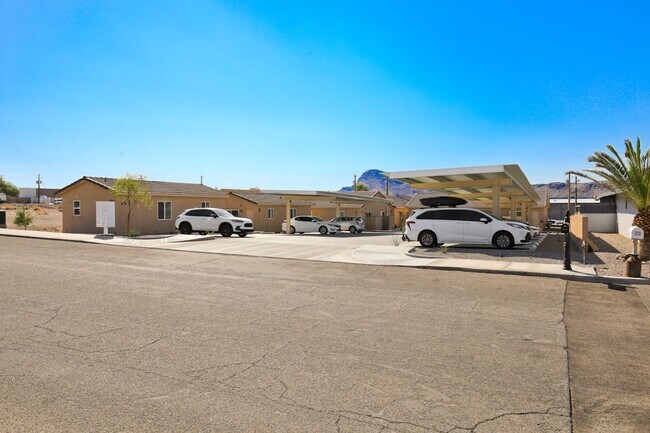 Foto del edificio - Move In Special! Unfurnished Full Time Apartment