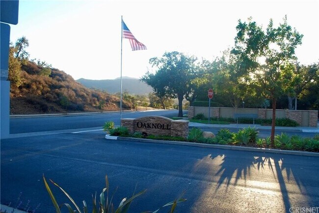 Community Entrance - 248 Oak Leaf Dr